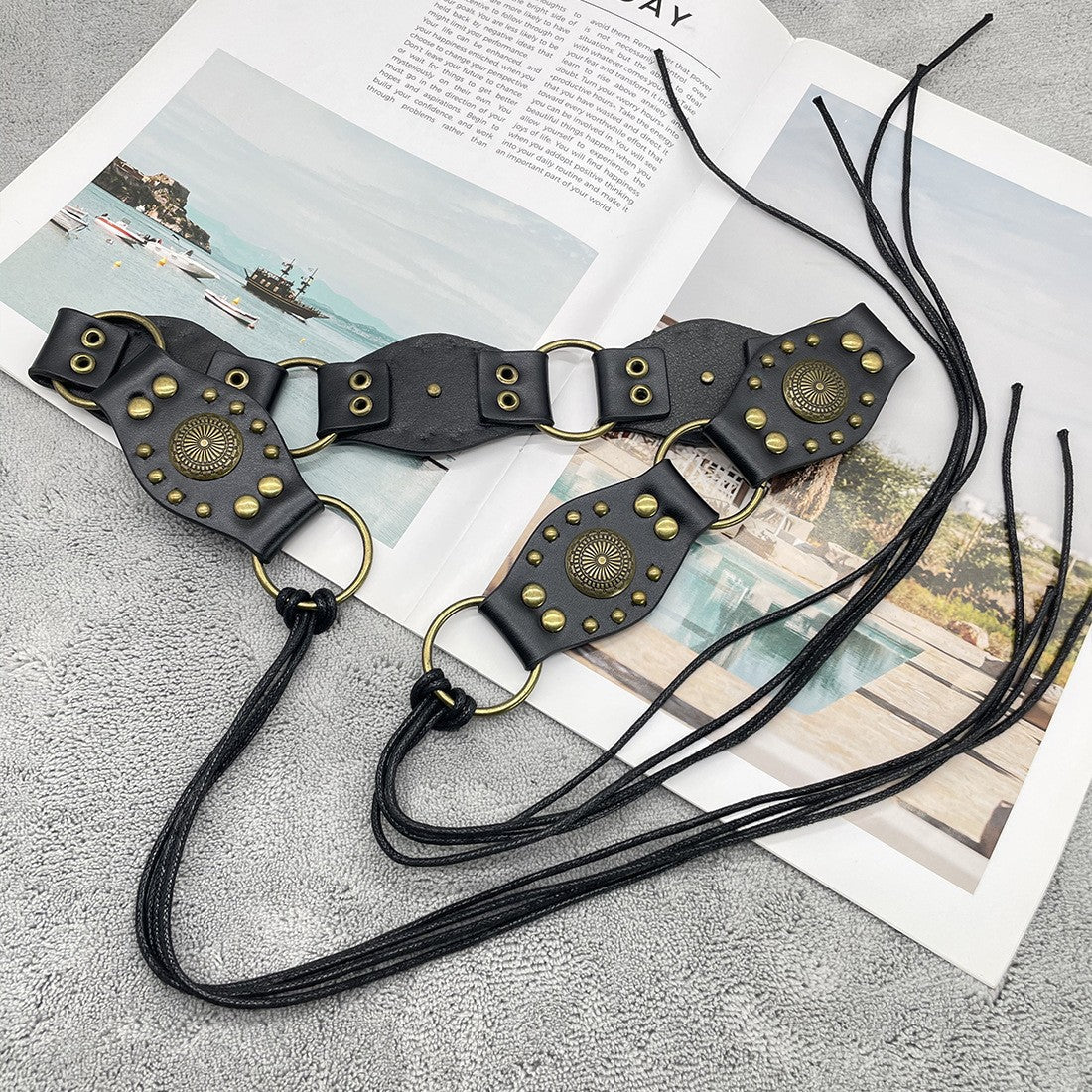 Veyra Vintage Winged Buckle Belt